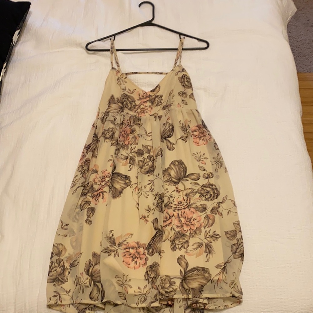 Backless floral babydoll dress